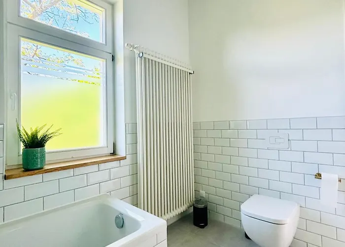 Luxusapartment Im Dichterviertel *garten*parkplatz*wifi*